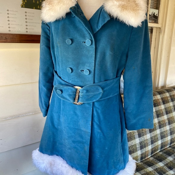 Vintage 60s Country Pacer Blue Velvet and Faux Fur Trim Belted Coat size medium - Picture 3 of 6